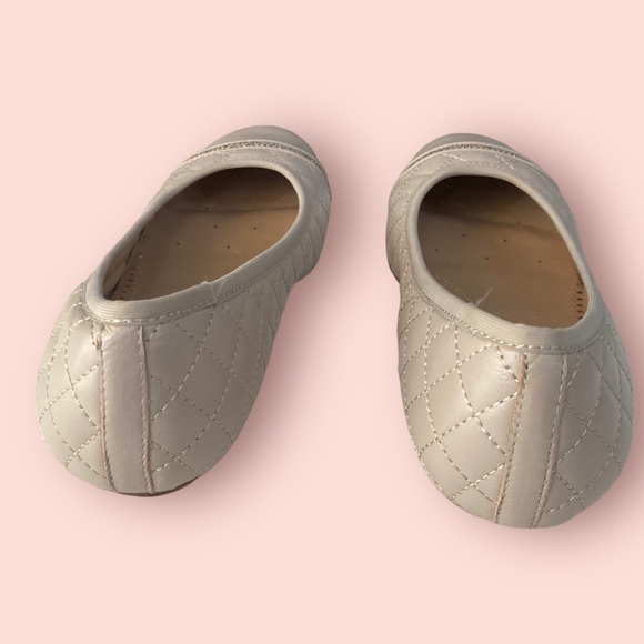 VANELi Flats - Picture 4 of 8